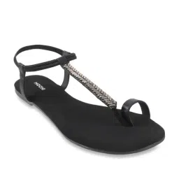 Mochi Women's Black Toe Ring Sandals-image-22