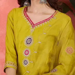 Sangria Sequin Thread Cording Embroidered Kurta & Trousers With Dupatta image 5