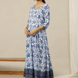 Aurelia White Printed Flared Kurta image 3