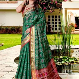 AKSH FASHION Green Silk Blend Sarees-picture-0