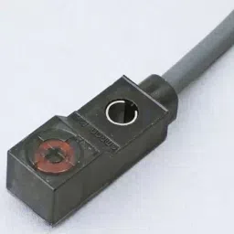 Omron Proximity sensor Ultra compact Type E2S (DC 3-wire Type) 8586261 - Made In Japan-0