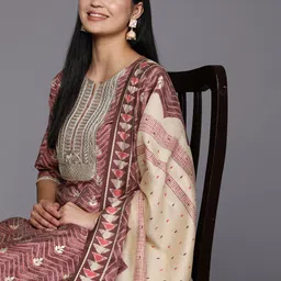 Libas Women Mauve Floral Yoke Design Sequinned Kurta with Trousers & With Dupatta-37