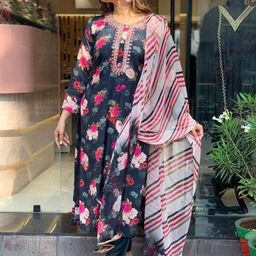 Siya Fashion Women Floral Printed Regular Kurta with Trousers & With Dupatta-image-90