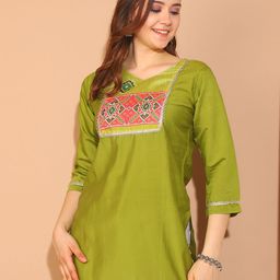 Merira Floral Printed V-Neck Straight Short Kurta-image-27