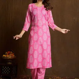 Women Basket Floral Printed Pure Cotton V-Neck Straight Kurta With Trousers-picture-44