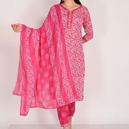 Merira Women Floral Printed Regular Kurti with Pyjamas & With Dupatta-48