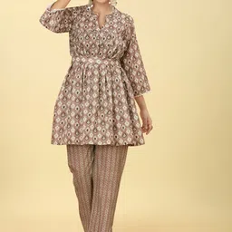Chandbaali Geometric Printed Notch Neck Tunic With Trousers-picture-23