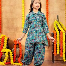 Aarika Girls Green Printed Kurti Set-18