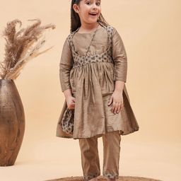 Vastramay Three Fourth Sleeves  Leaves Motif Printed Anarkali Kurta & Churidar  With Potli Bag - Brown-image-3