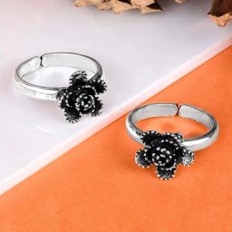 Touch925 Pure Silver Oxidized Flower Toe Ring-image-9