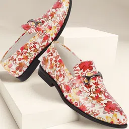 FAUSTO Men Red Printed Loafers-image-24