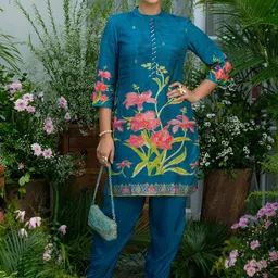 Sangria Women Silk Blend Printed Co-ords-picture-18