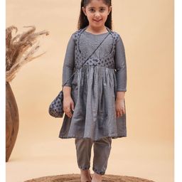 Vastramay Three Fourth Sleeves  Leaves Motif Printed Anarkali Kurta & Pyjama  With Potli Bag -  Grey-picture-5