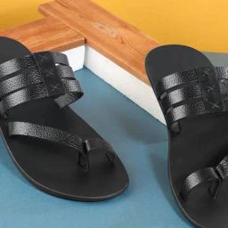 Mochi Men's Black Toe Ring Sandals-image-27