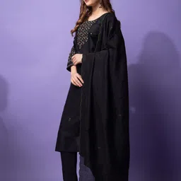 ARADHNA Embroidered Thread Work Straight Kurta With Trouser And Dupatta-image-4