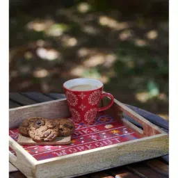 Chumbak Messages from Santa Red Wooden Serving Tray - Set of 1-4