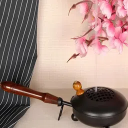 Samy Collectibles Black Metal Round Dhoop Dani With Handle-6