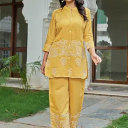 Kaftanize Floral Embroidered Pure Silk Mandarin Collar Neck Tunic With Palazzo Co-Ords-76
