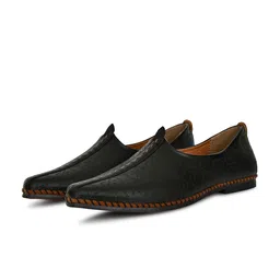 Big Boon Men Slip-On Ethnic Nagra Mojaris-image-72