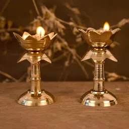 CraftVatika Set of 2 Gold-Toned Brass Diya with Lotus Shape Pillar Stand-13