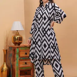 DORIYA Printed Tunic With Trouser Co-Ords-picture-0