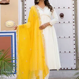 Navlik Women Ethnic Motifs Embroidered Sequinned Regular Kurta & Trousers With Dupatta-15