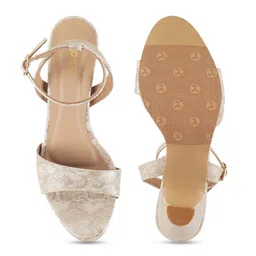 Mochi Textured Open Toe Kitten Heels image 4