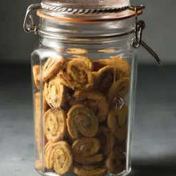 Kilner Facetted Transparent Glass Clip Top Jar (0.95 L)-43