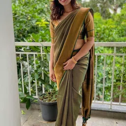 Quelea Woven Design Zari Pure Silk Banarasi Saree-image-94