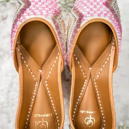 LORYPHILORY Gulaabi Sham Women Embellished Mojaris-image-12
