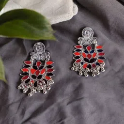 Niska Contemporary Drop Earrings-10
