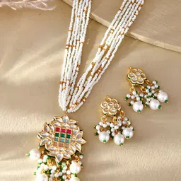 DASTOOR Gold-Plated Kundan Studded & Beaded Necklace and Earrings-24