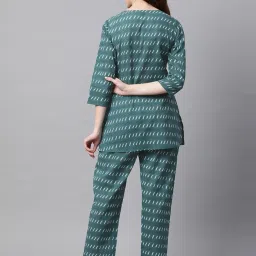 Meeranshi Green Printed Tunic Pyjama Set image 2