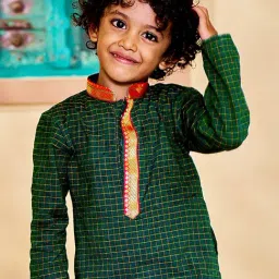 VASTRAMAY Boys Green Cotton Blend Checks KurtaSets-image-34
