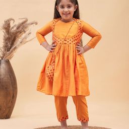 Vastramay Three Fourth Sleeves  Leaves Motif Printed Anarkali Kurta & Pyjama  With Potli Bag -  Orange-image-16