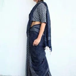 Chidiyaa Blue Block Printed Cotton Mul Saree image 2