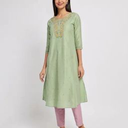 Span Green Salt Silk Embroidery Three-Quarter Sleeves Kurta-image-14
