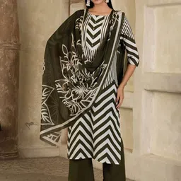 Sangria Women Geometric Printed Cotton Kurta with Trousers & Dupatta-33