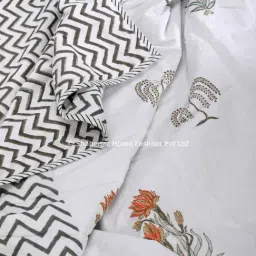 Shahenaz Chevron Garden Floral Green Cotton Double Reversible Dohar-image-66