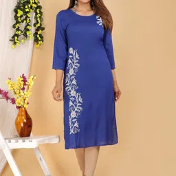 Mehsoos Women Embroidered Thread Work Kurta-picture-32