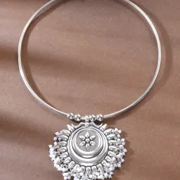 Niska Saras Silver Necklace-picture-9
