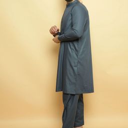 Baraqah Men Regular Kurta with Trousers image 3