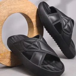 COGS Men Lightweight Crisscross Design Slider-image-11