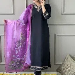 Anouk Women Floral Embroidered Regular Kurti with Trousers & With Dupatta-image-93