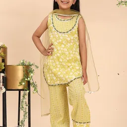 Cutiekins Girls Floral Printed Kurta with Palazzos & Dupatta-picture-32