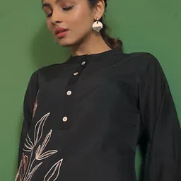 Kaftanize Embroidered Tunic & Trouser Co-Ord Set image 2
