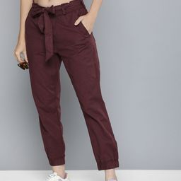 Levis Women Loose Tapered Fit High-Rise Fabric Belted Joggers Trousers-image-16