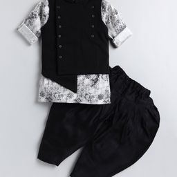 LITTLE COLLARS Full Sleeves Damask Printed Dhoti Kurta With Jacket Set - Black-image-4
