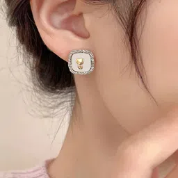 FIMBUL Gold-Plated Crystals Studded Square Shaped Studs image 5