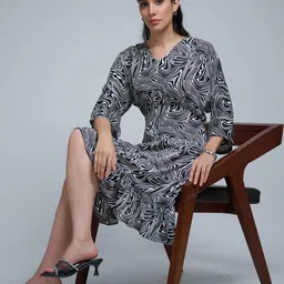 The Roadster Lifestyle Co. Abstract Printed V-Neck A-Line Dress image 2
